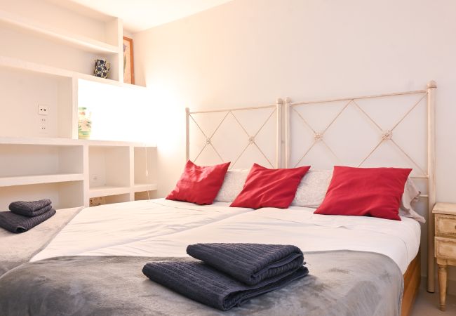 Apartamento en Madrid - M (AXIII83) Apartamento con jardín Hispanoamérica