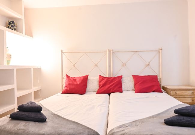 Apartamento en Madrid - M (AXIII83) Apartamento con jardín Hispanoamérica