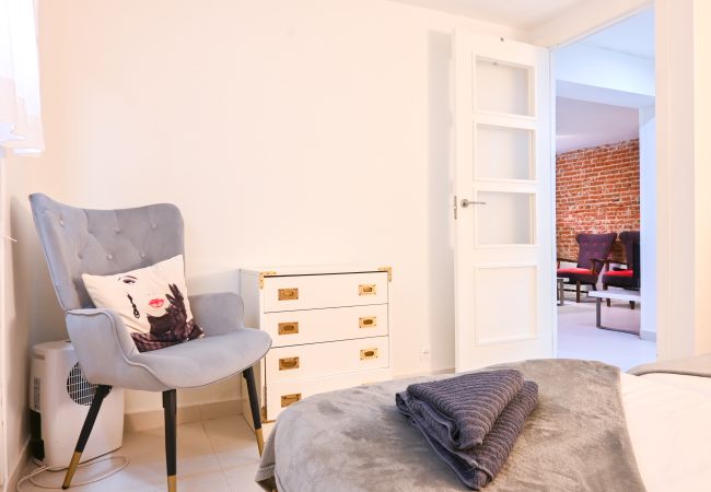 Apartamento en Madrid - M (AXIII83) Apartamento con jardín Hispanoamérica